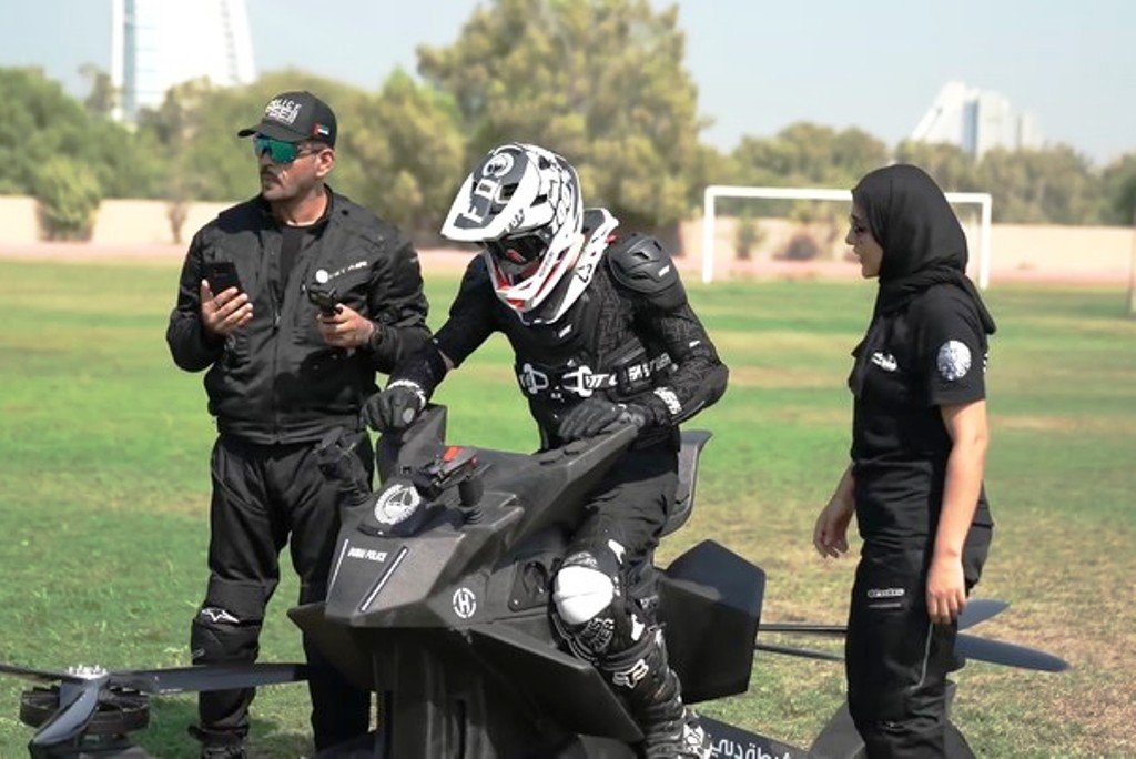 Motos voladoras, el nuevo juguete de la policía de Dubai