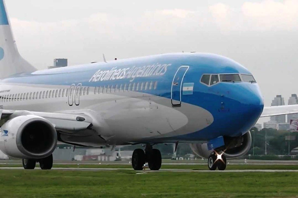 Aerolíneas Argentinas advierte a sus pasajeros de posibles demoras