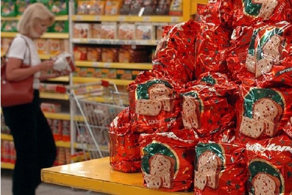 El Gobierno acordó con los supermercados una canasta navideña de $199