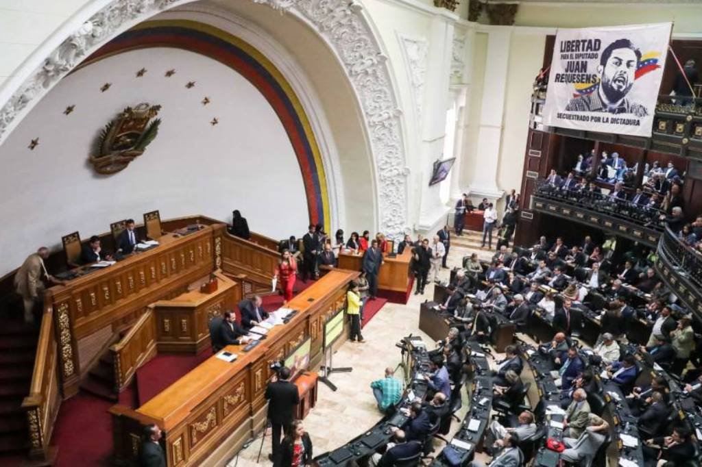 La Asamblea venezolana rechaza todo diálogo que “alargue el sufrimiento”