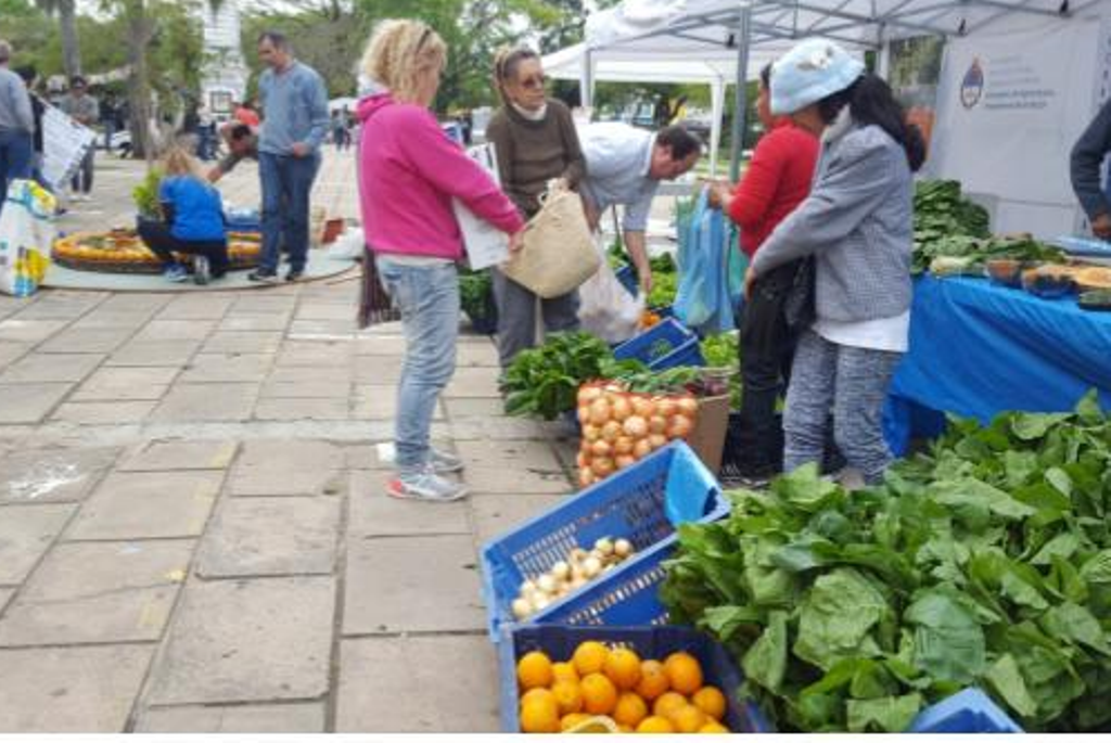 Mercado de la agricultura familiar cambia lugar de venta en Goya