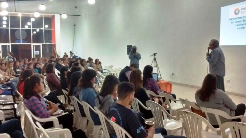 CASA DEL BICENTENARIO: Con gran afluencia de público se llevó a cabo la 2da Jornada del Taller sobre “Bullying y Discriminación”.