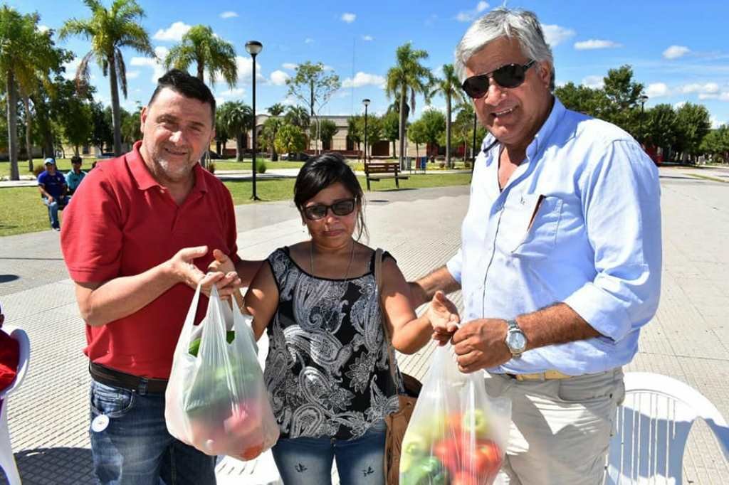 Santa Lucía realizó una feria de hortalizas en el Día Internacional de la Lucha Campesina