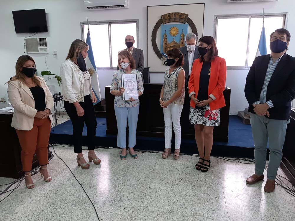 El HCD entregó reconocimientos a escritores goyanos, a un programa deportivo y a docentes y alumnos del Instituto San Martín 