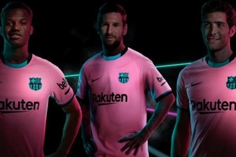 Con Lionel Messi como principal protagonista, el Barcelona presentó su nueva camiseta
