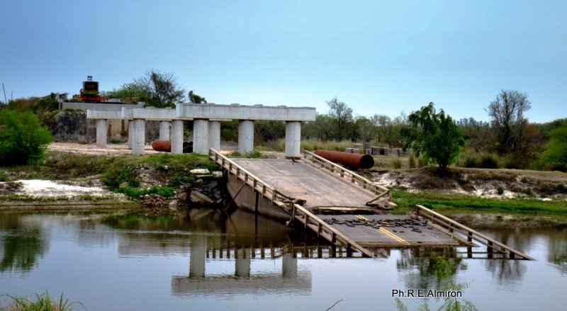 Jefe de Vialidad Nacional recorrió las obras del puente Arroyo Guazú con Marcos Bassi, Vilma Ojeda y Hugo Benítez