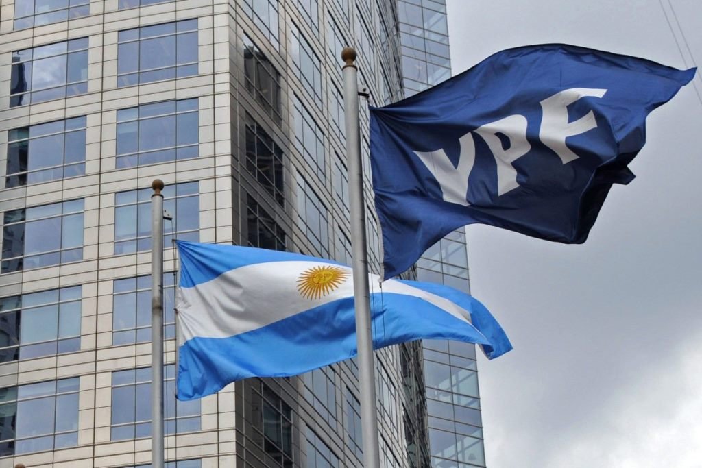 YPF subastará autos, camiones y camionetas: cuáles serán los precios