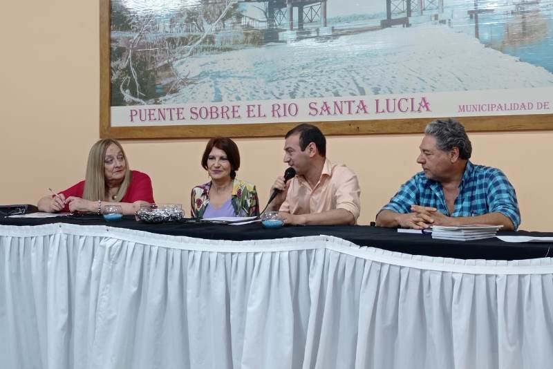 Santa Lucía organiza rondas de lecturas, pintores y canciones