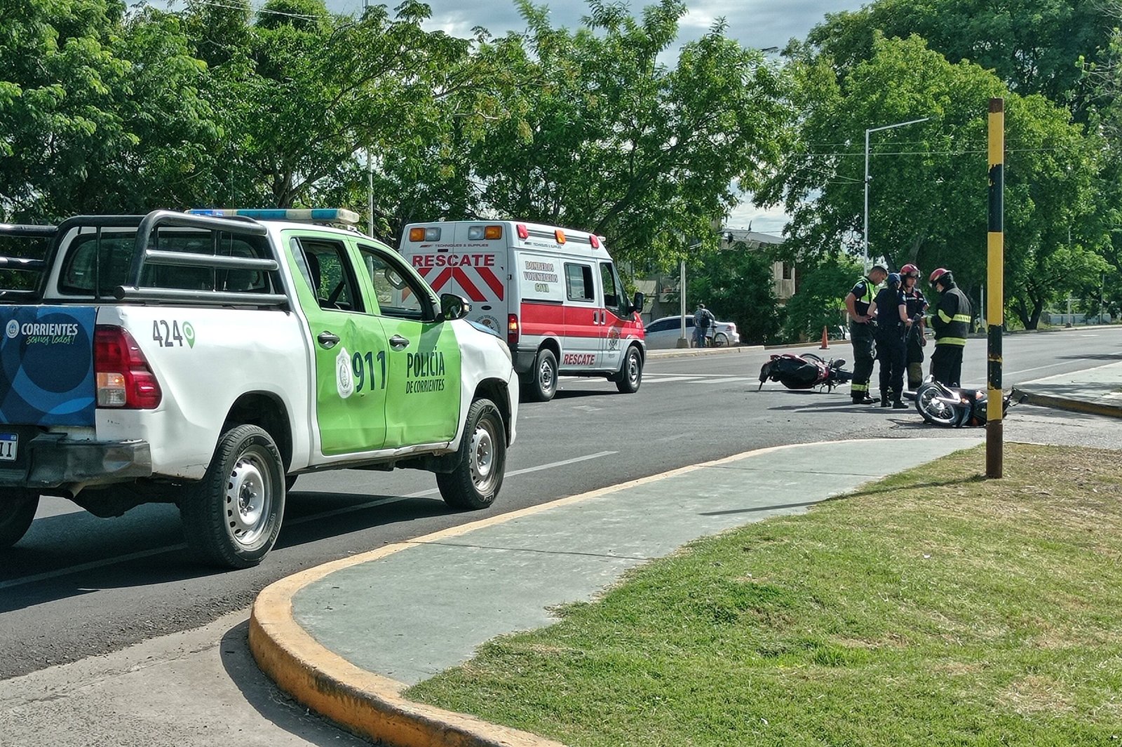Choque entre motos en el acceso al barrio Santa Ana